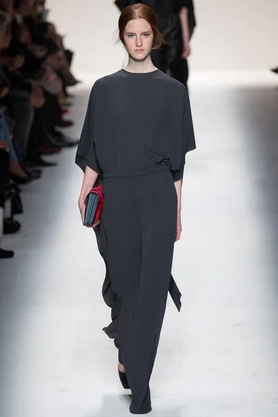 Look 18